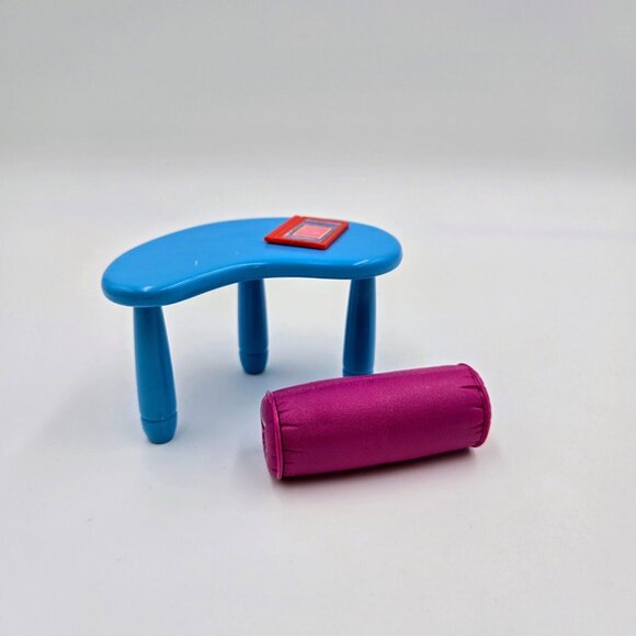 Barbie Dollhouse Accessory Lot 2005 Blue Kidney Shaped Table Pink Pillow Book - Picture 2 of 8